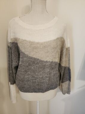 Old Navy Neutral Colorblock Crewneck Sweater - White, Beige & Gray